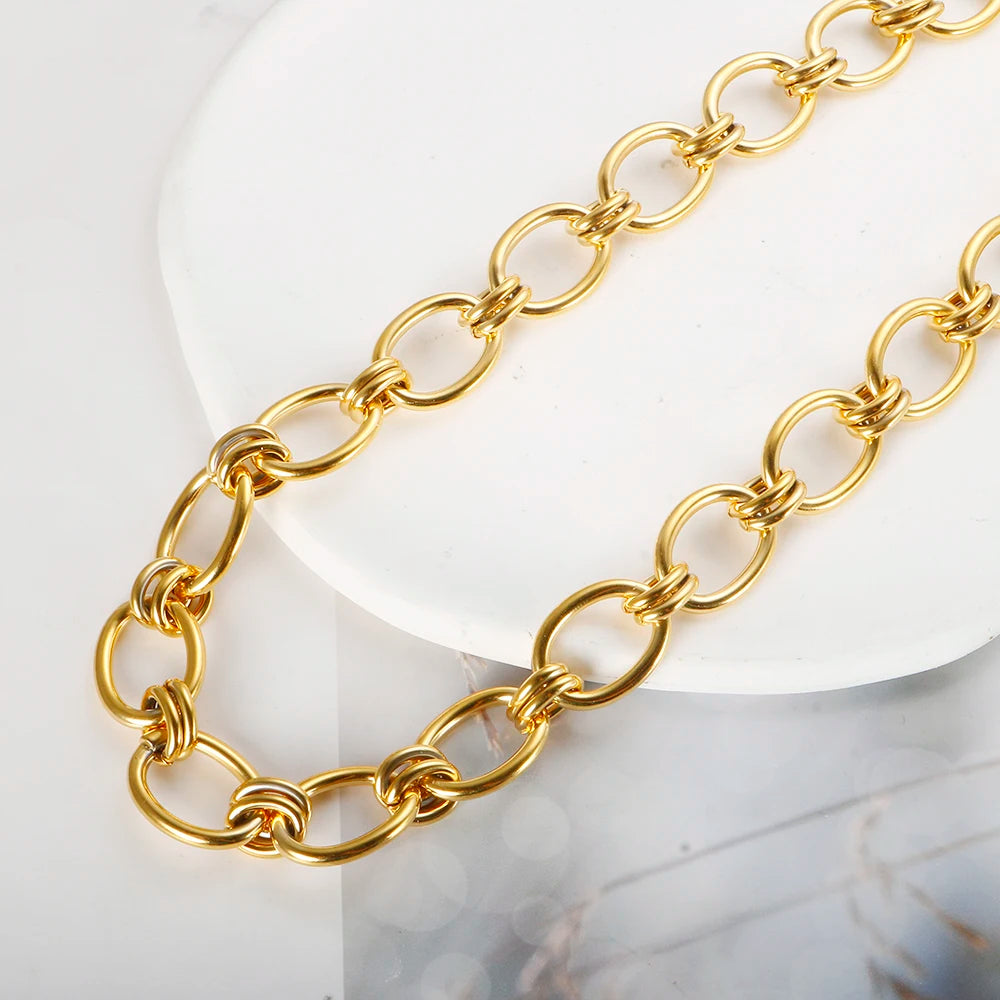 Vintage style gold necklace